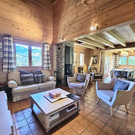 Chalet Near Centre Of Megève