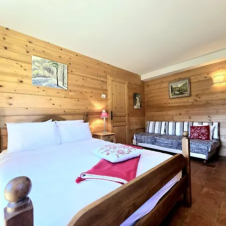 Near Centre Of Chalet