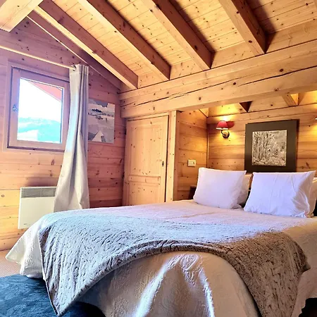 Near Centre Of Chalet Megève