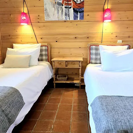 Near Centre Of Horská chata