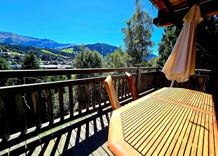 Near Centre Of Chalet Megève